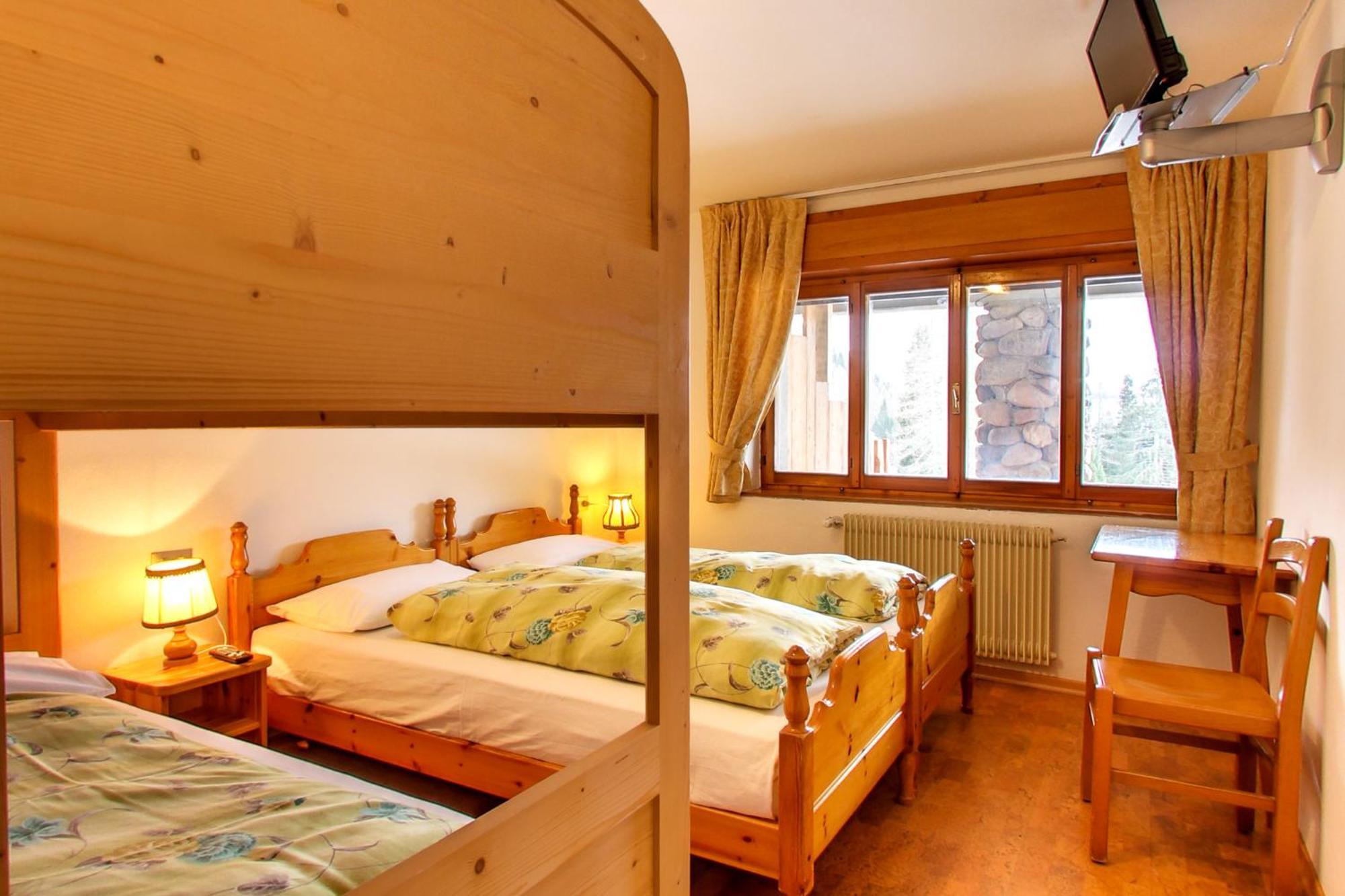 Rifugio Flora Alpina Hotel Passo San Pellegrino Buitenkant foto