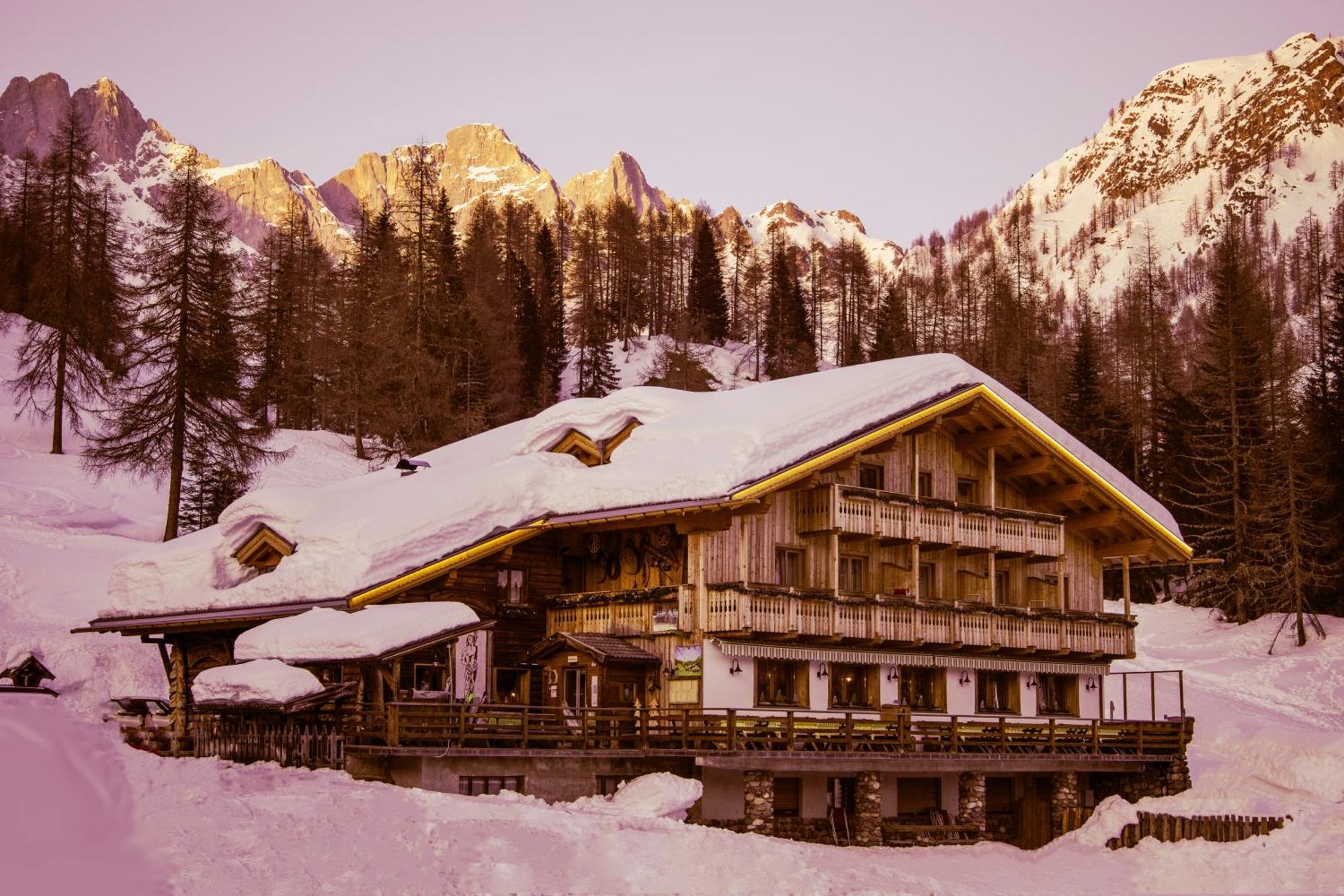 Rifugio Flora Alpina Hotel Passo San Pellegrino Buitenkant foto